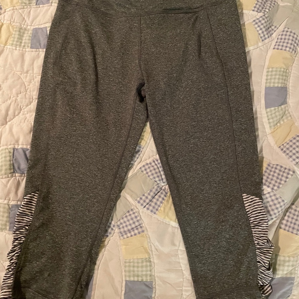 Reebok Capri workout yoga leggings medium
